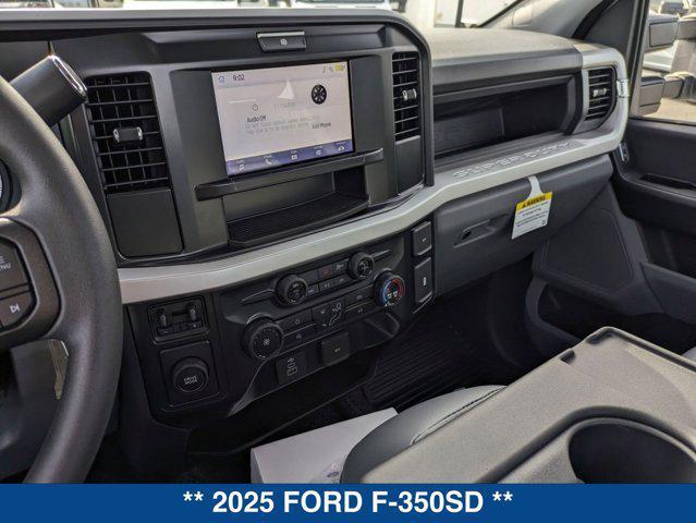 Photo of 2025 Oxford White Ford F-350