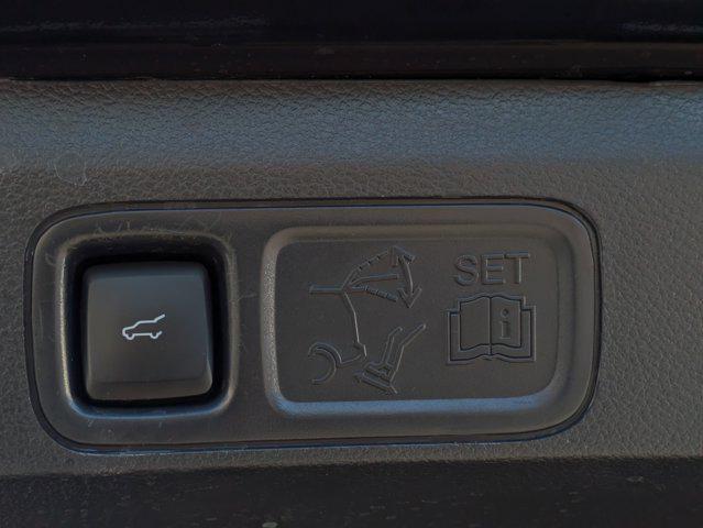 Photo of 2023 INFINITE BLACK Lincoln Navigator