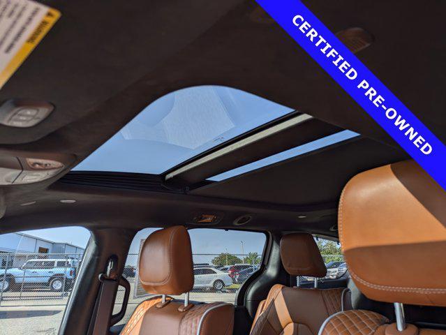 Photo of 2024 Bright White Clearcoat Chrysler Pacifica