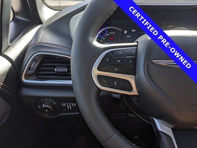 Photo of 2024 Bright White Clearcoat Chrysler Pacifica