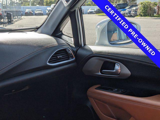 Photo of 2024 Bright White Clearcoat Chrysler Pacifica