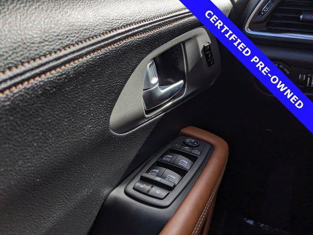 Photo of 2024 Bright White Clearcoat Chrysler Pacifica
