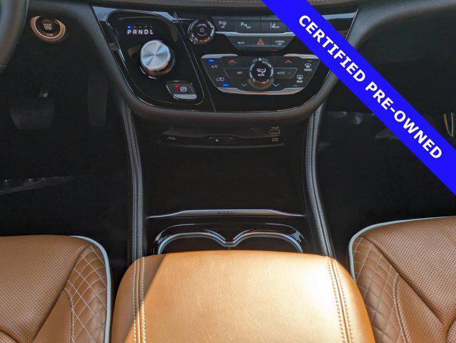 Photo of 2024 Bright White Clearcoat Chrysler Pacifica