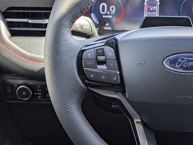 Photo of 2025 Star White Metallic Tri-Coat Ford Explorer