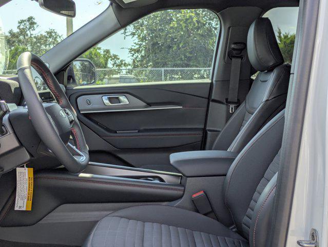 Photo of 2025 Star White Metallic Tri-Coat Ford Explorer