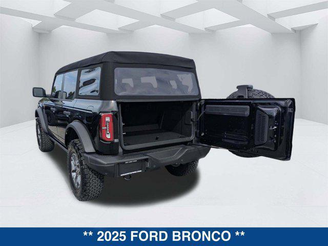 Photo of 2025 SHADOW BLACK Ford Bronco