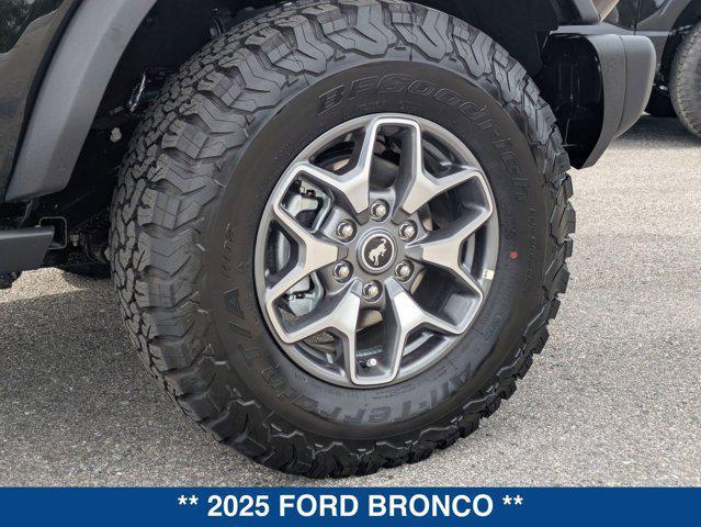 Photo of 2025 SHADOW BLACK Ford Bronco