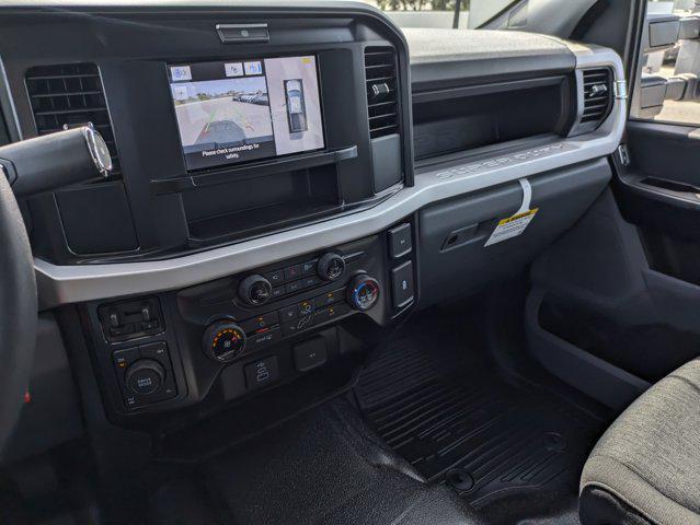 Photo of 2025 Oxford White Ford F-350