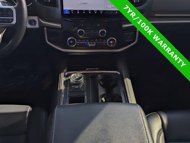Photo of 2024 AGATE BLACK METALLIC Ford Expedition