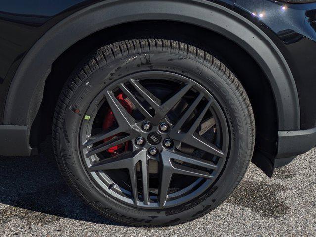 Photo of 2025 Agate Black Metallic Ford Explorer