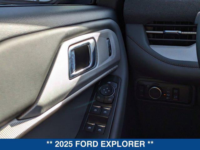 Photo of 2025 Carbonized Gray Metallic Ford Explorer