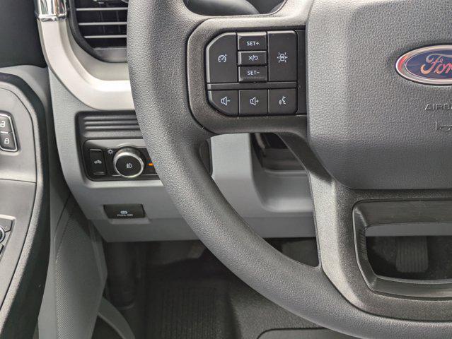 Photo of 2025 Oxford White Ford F-350