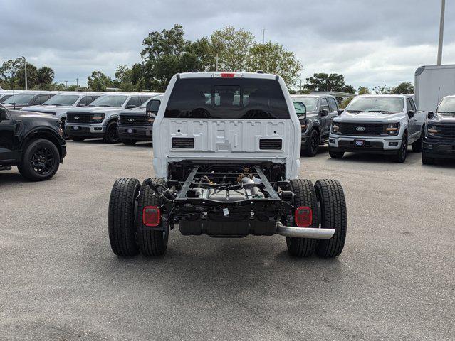 Photo of 2025 Oxford White Ford F-350