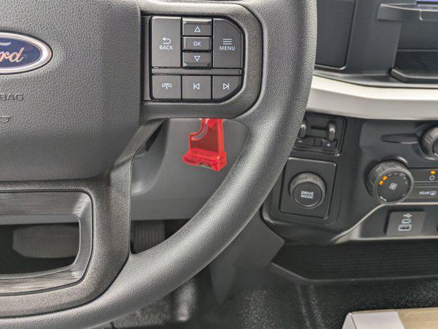 Photo of 2025 Oxford White Ford F-350