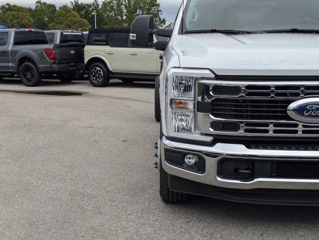 Photo of 2025 Oxford White Ford F-350