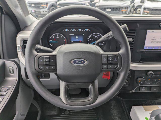 Photo of 2025 Oxford White Ford F-350