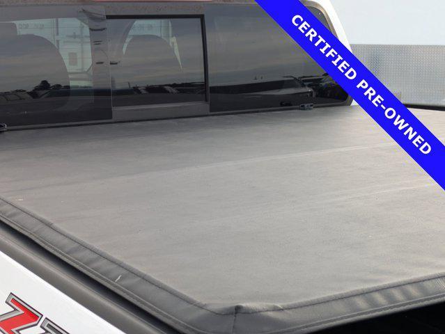 Photo of 2016 Summit White Chevrolet Colorado