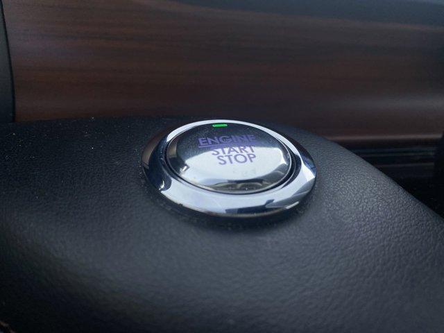 Photo of 2022 Infinite Black Metallic Clearcoat Lincoln Aviator
