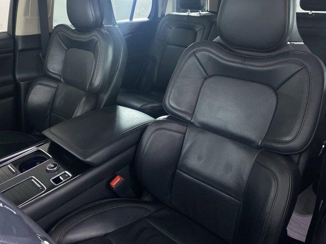 Photo of 2022 Infinite Black Metallic Clearcoat Lincoln Aviator