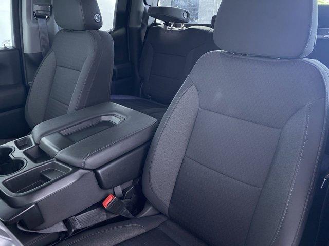 Photo of 2022 Silver Ice Metallic Chevrolet Silverado 1500
