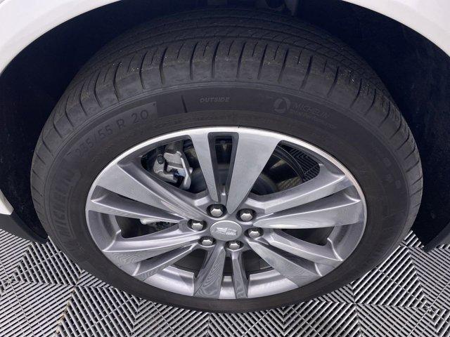 Photo of 2025 Crystal White Tricoat Cadillac XT5