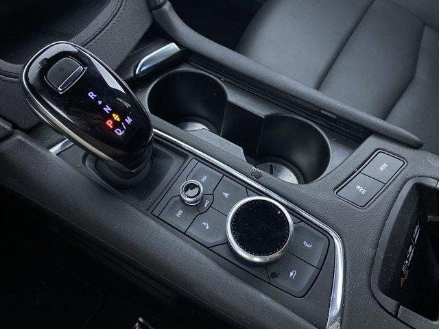 Photo of 2025 Crystal White Tricoat Cadillac XT5