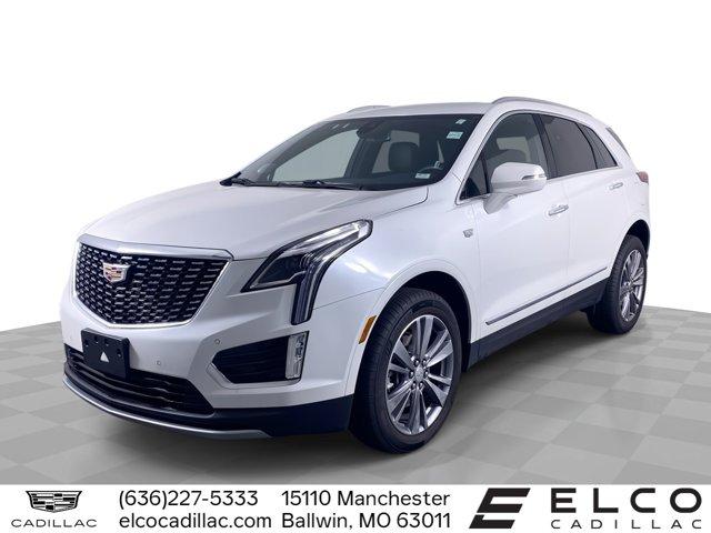 Photo of 2025 Crystal White Tricoat Cadillac XT5