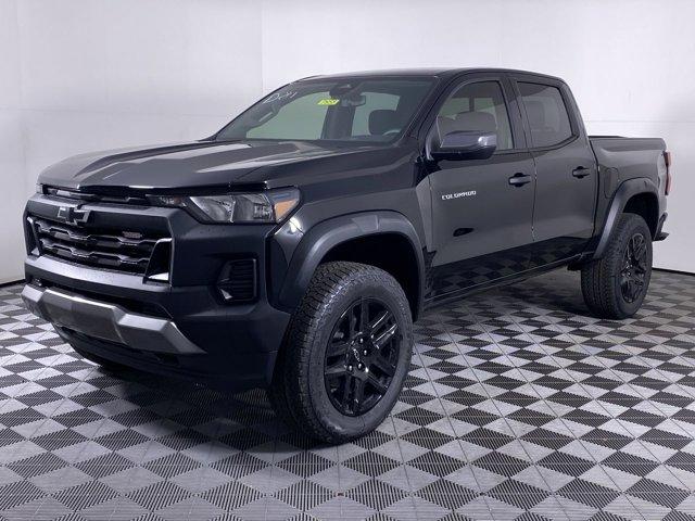 Photo of 2025 Black Chevrolet Colorado
