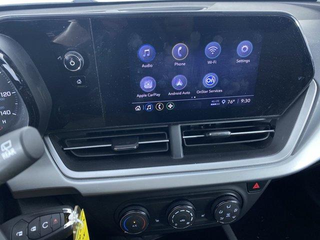 Photo of 2024 Summit White Chevrolet Trax