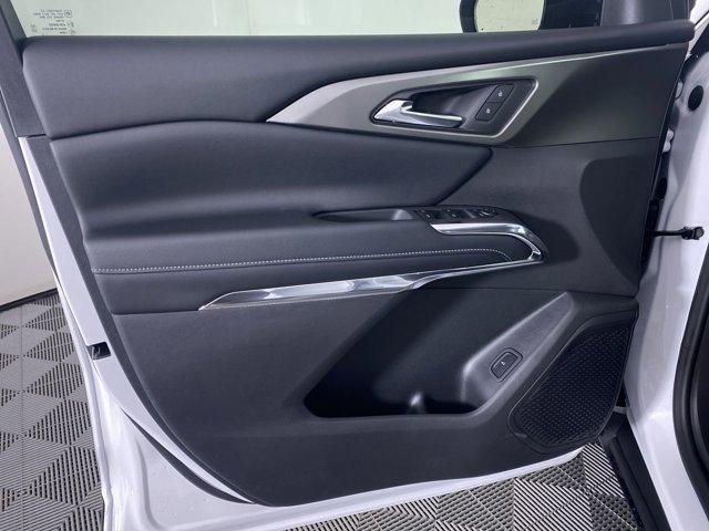 Photo of 2026 Summit White Chevrolet Traverse