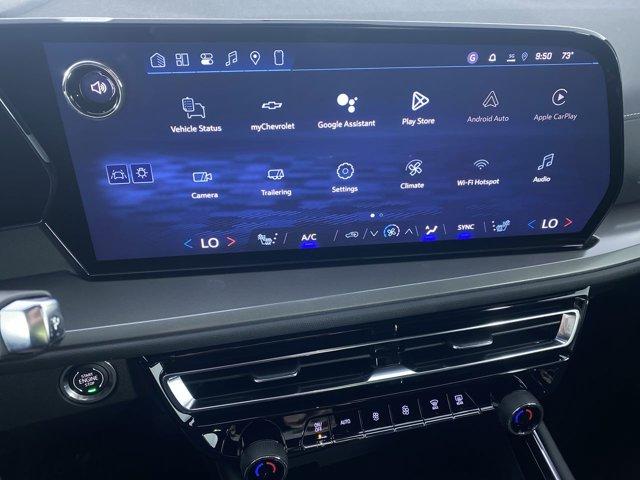 Photo of 2026 Summit White Chevrolet Traverse