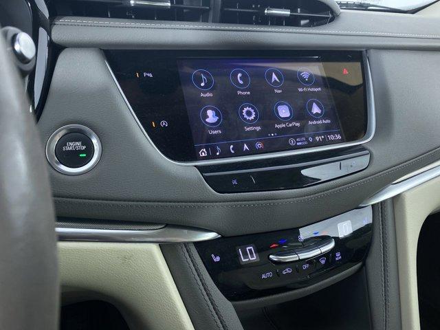 Photo of 2022 Crystal White Tricoat Cadillac XT5