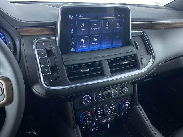 Photo of 2023 Iridescent Pearl Tricoat Chevrolet Suburban