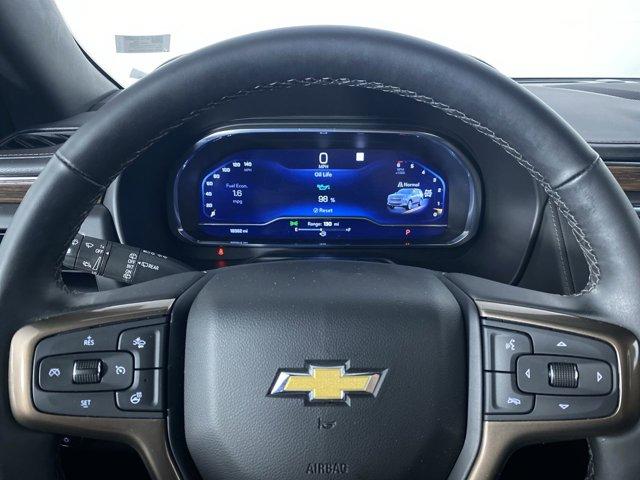 Photo of 2023 Iridescent Pearl Tricoat Chevrolet Suburban