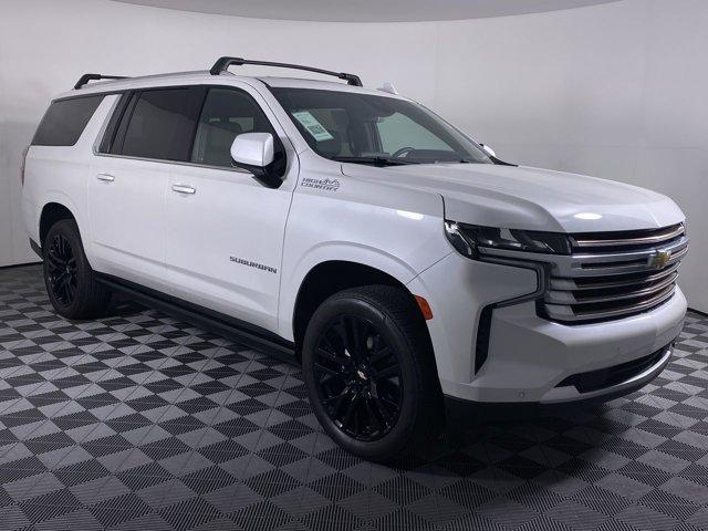 Photo of 2023 Iridescent Pearl Tricoat Chevrolet Suburban