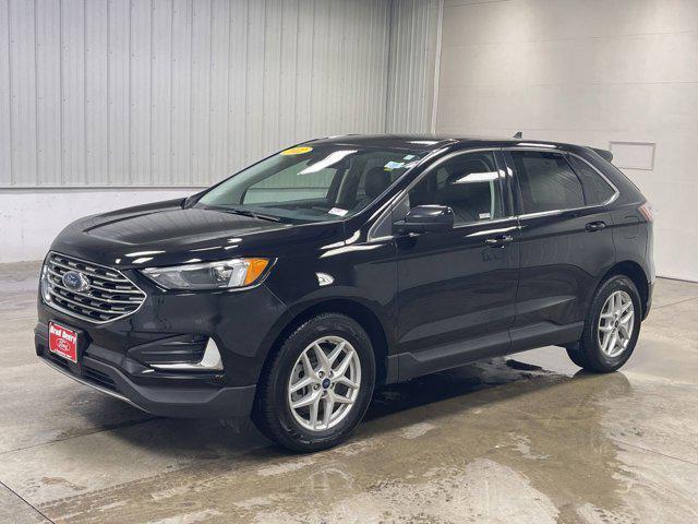 Photo of 2022 AGATE BLACK METALLIC Ford Edge