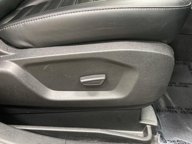 Photo of 2022 AGATE BLACK METALLIC Ford Edge