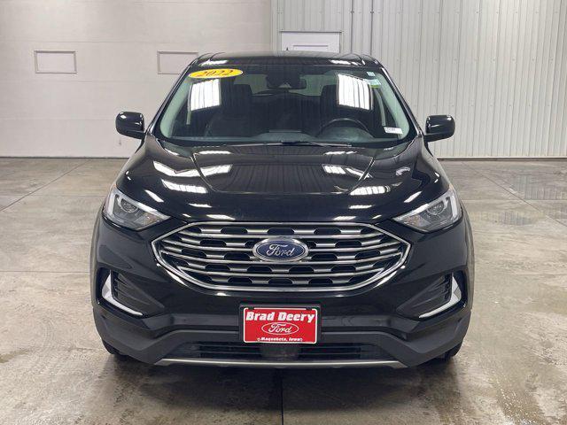 Photo of 2022 AGATE BLACK METALLIC Ford Edge