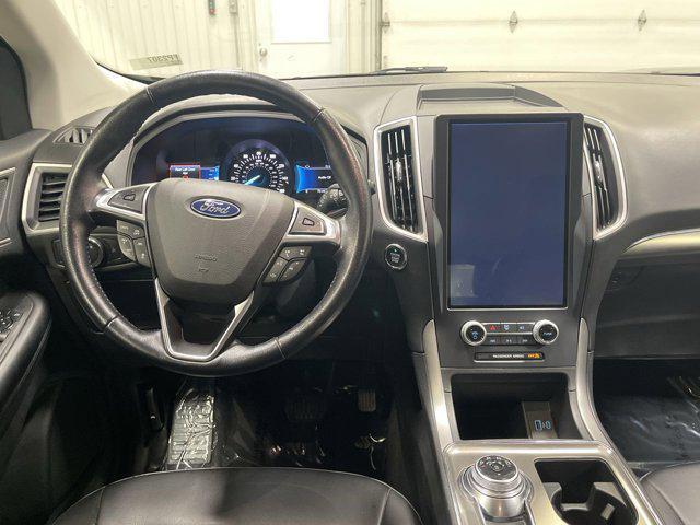 Photo of 2022 AGATE BLACK METALLIC Ford Edge