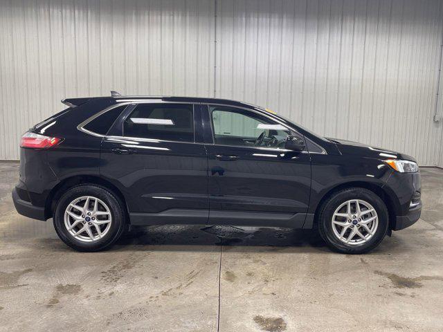 Photo of 2022 AGATE BLACK METALLIC Ford Edge