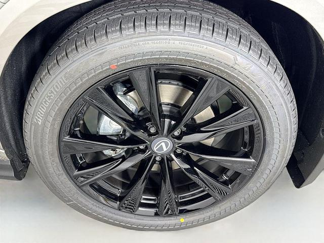 Photo of 2026 Atomic Silver Lexus NX 350
