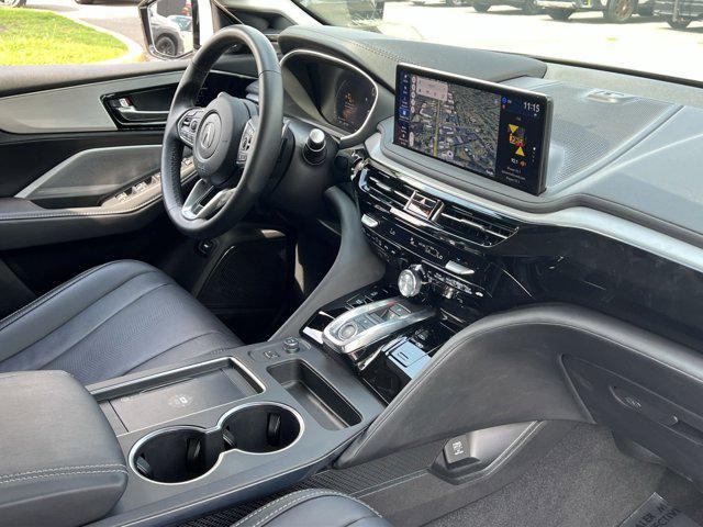 Photo of 2025 Platinum White Pearl Acura MDX
