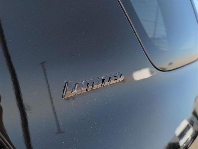 Photo of 2019 Midnight Black Metallic Toyota 4Runner