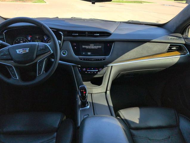 Photo of 2017 Dark Granite Metallic Cadillac XT5