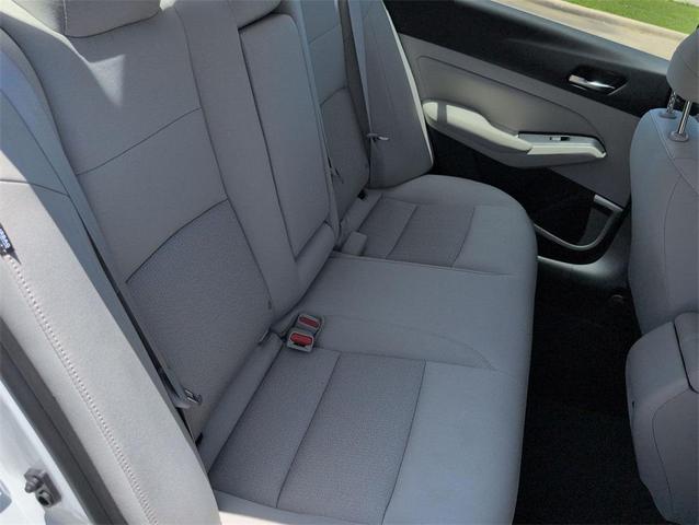 Photo of 2022 Pearl White Tricoat Nissan Altima