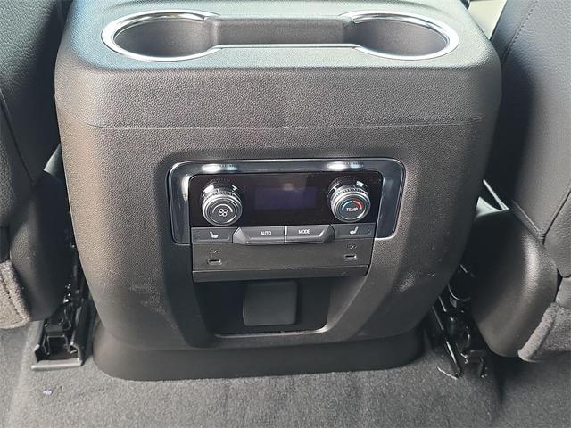 Photo of 2025 Onyx Black GMC Yukon
