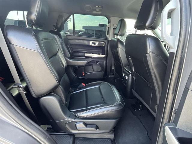 Photo of 2021 Gray Ford Explorer