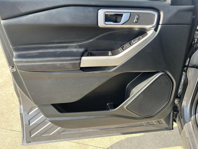 Photo of 2021 Gray Ford Explorer