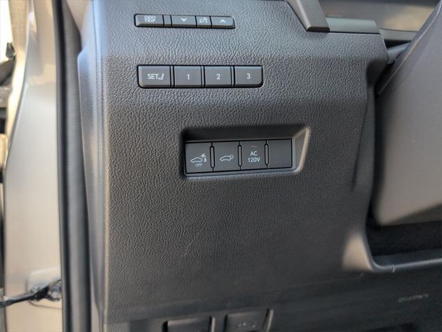 Photo of 2024 Silver Lexus GX 550