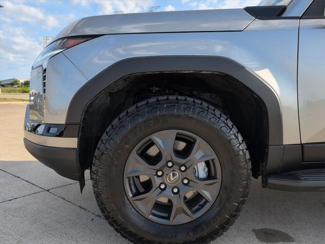 Photo of 2024 Silver Lexus GX 550